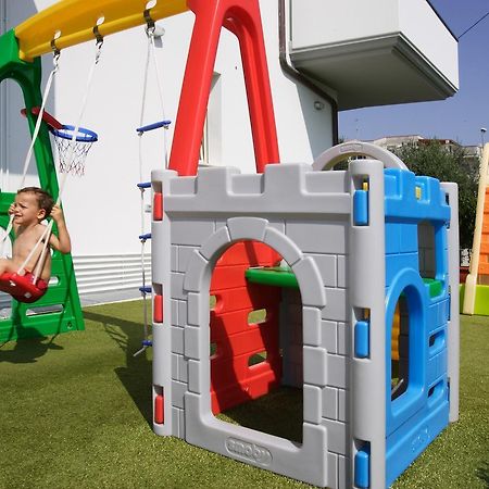 Residence Il Girasole 1 Алба Адриатика Екстериор снимка