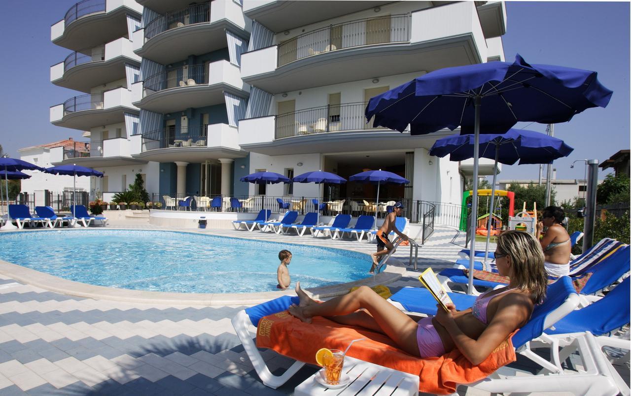 Residence Il Girasole 1 Алба Адриатика Екстериор снимка