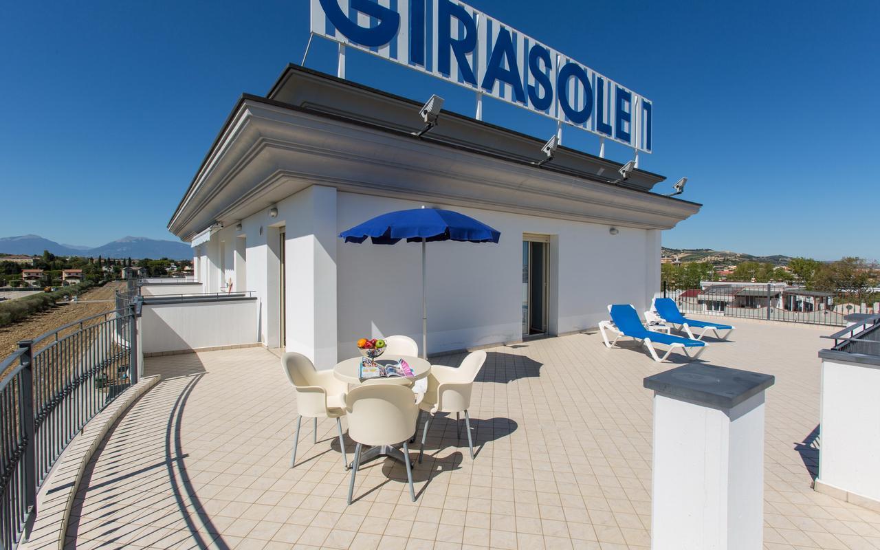 Residence Il Girasole 1 Алба Адриатика Екстериор снимка