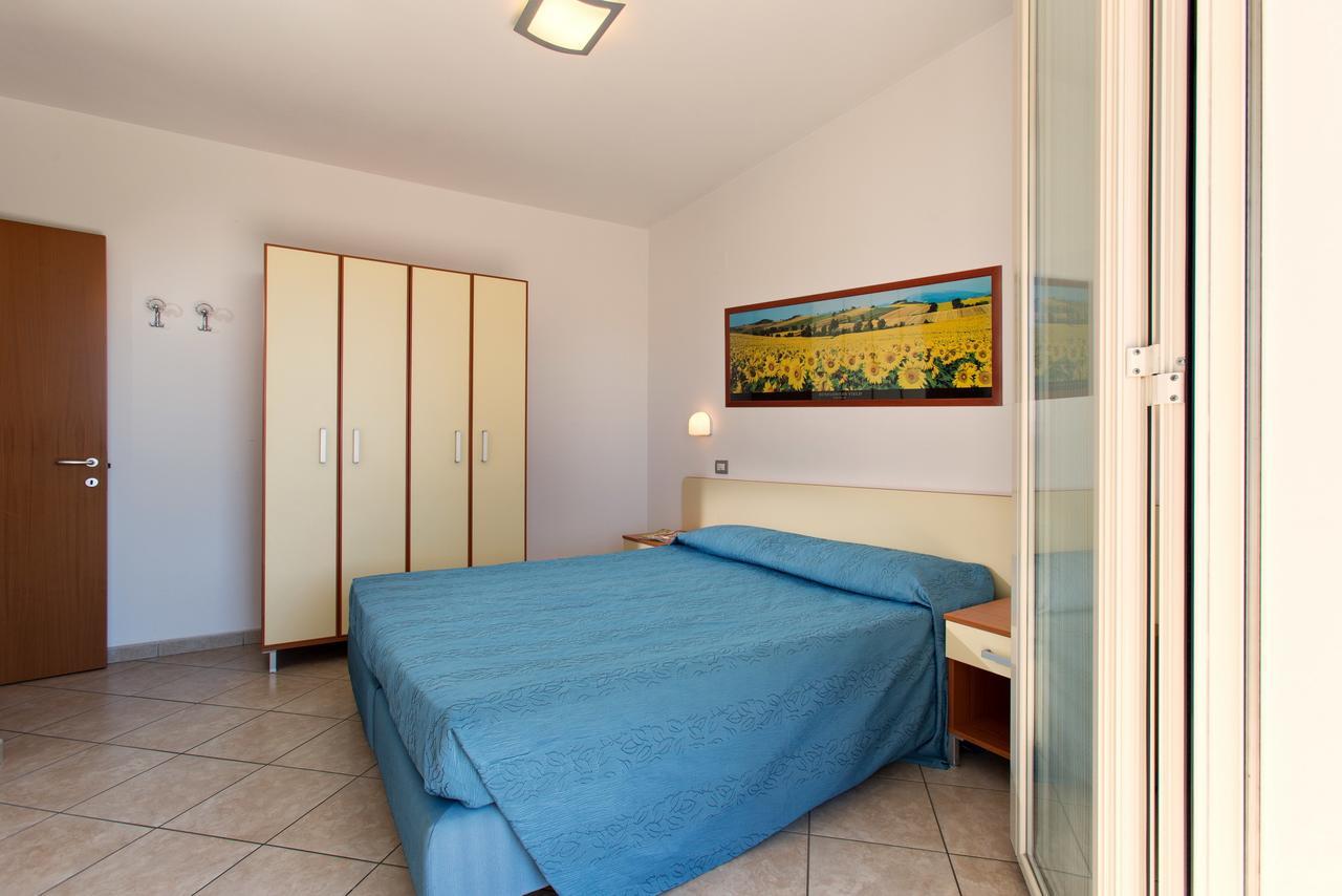 Residence Il Girasole 1 Алба Адриатика Екстериор снимка