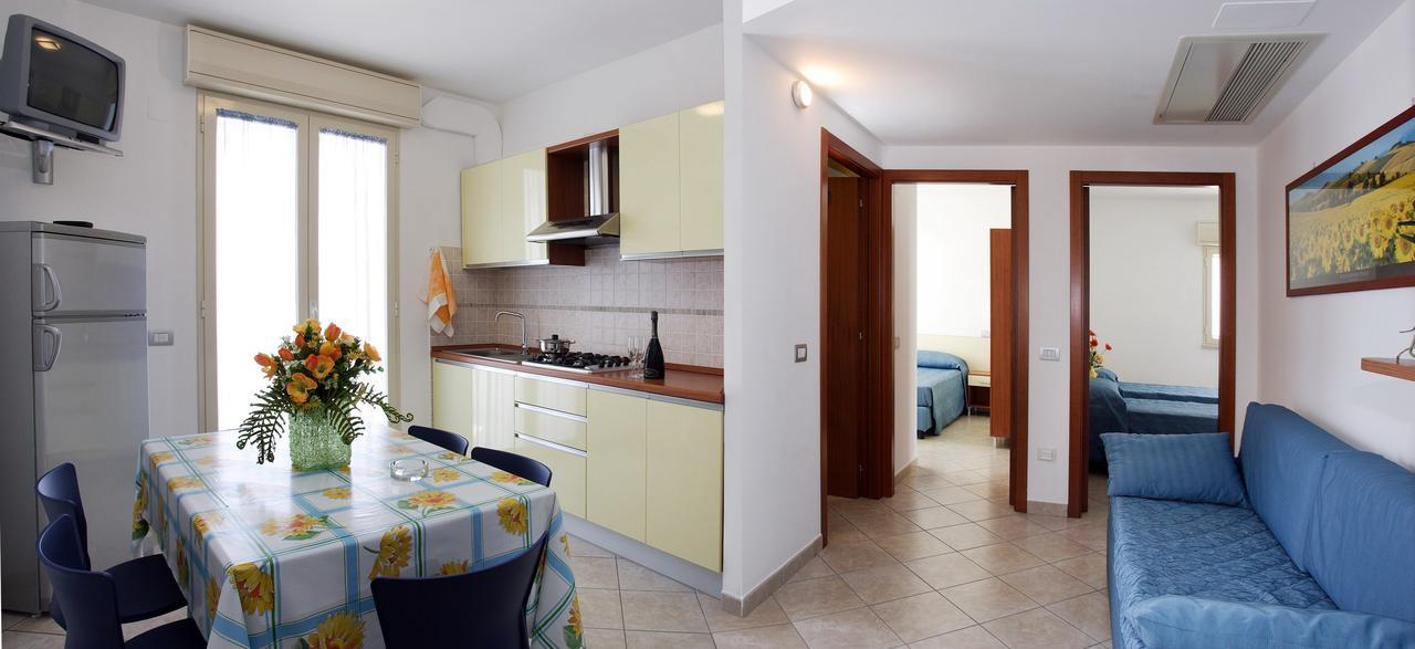 Residence Il Girasole 1 Алба Адриатика Екстериор снимка