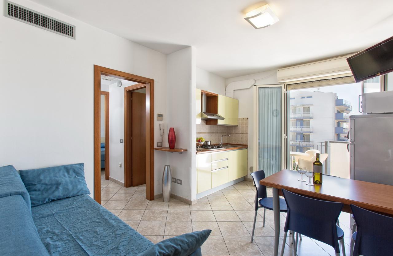 Residence Il Girasole 1 Алба Адриатика Екстериор снимка